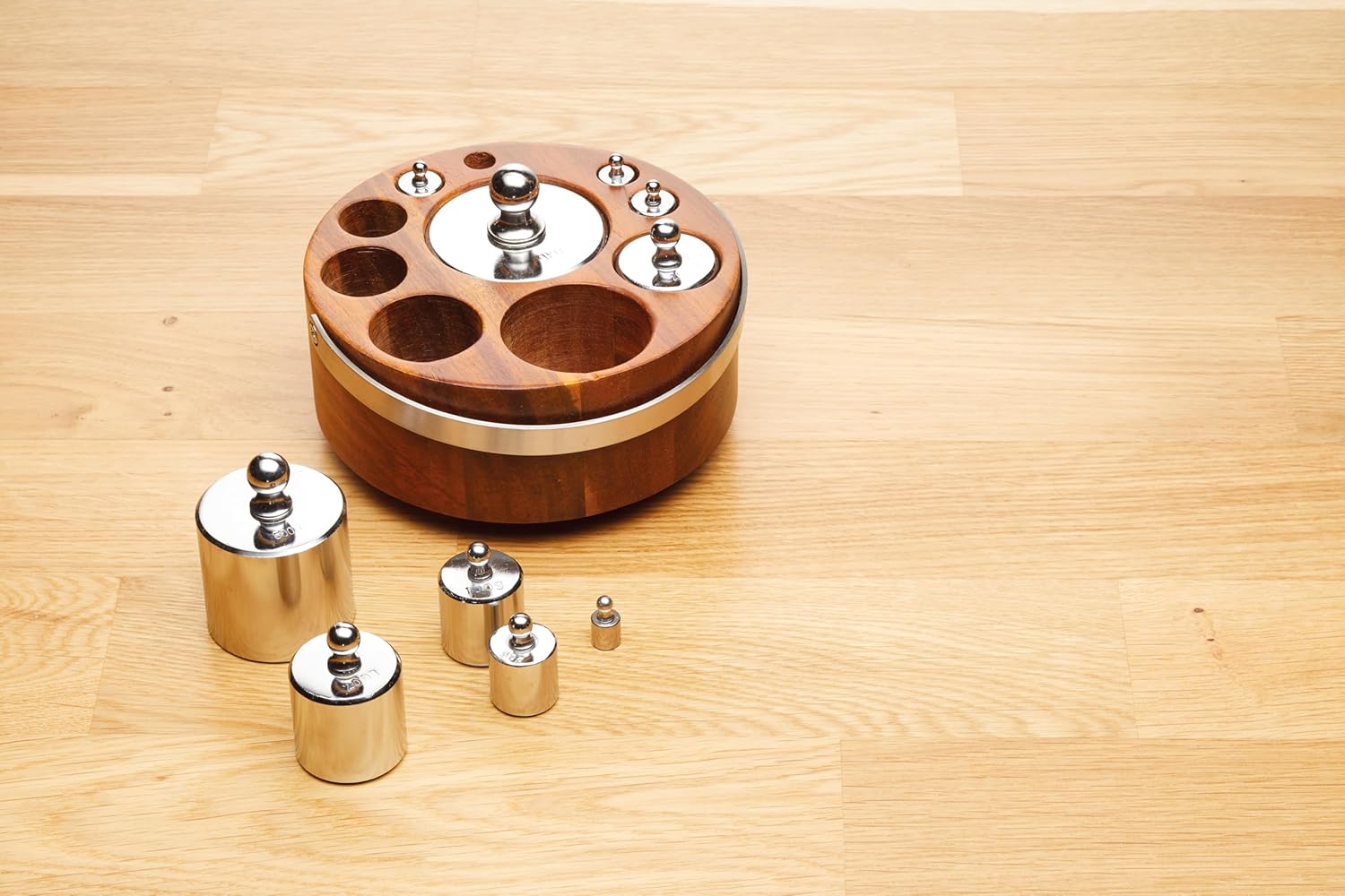 Living Nostalgia Kitchen Scale Weights Set (Metric) with Wooden Holder in Gift Box, Polished Metal, 1 Pieces