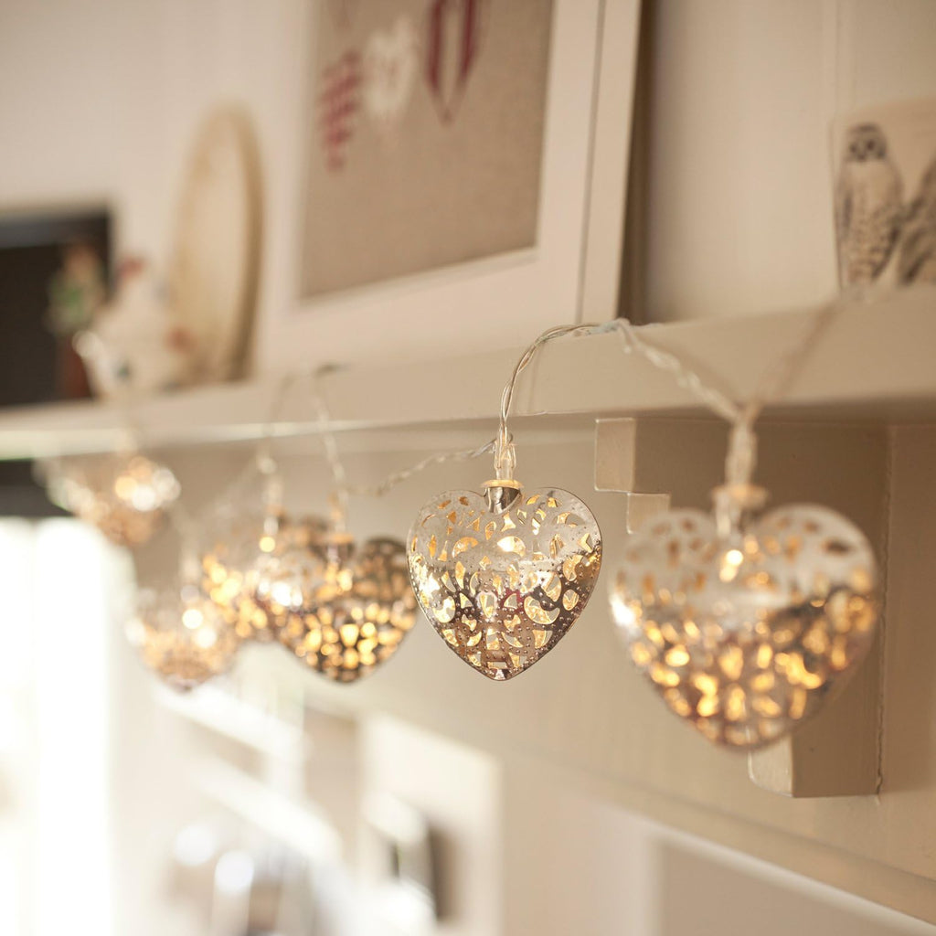 20 Warm White LED Silver Metal Filigree Heart Shaped String Fairy Lights Plug in Indoor Use 2.85m