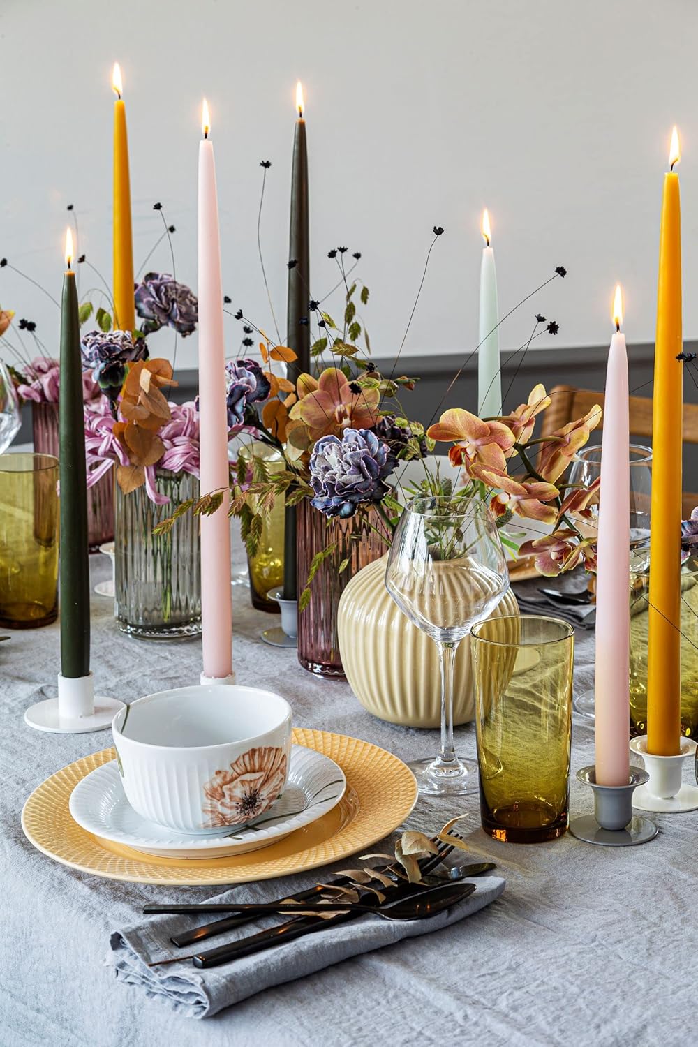 ® Tapered Candles, Made in Denmark, 42 Colours Available, Dripless & Smokeless Dinner Candles, Solid Candles Long Burning 15 Hours, Unscented Candle Gift Set, 4pcs. 2.2 x 35cm (Black)