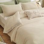 Beige and White Duvet Cover King Size Pom Pom Tassels Bedding Cover Soft Microfiber Bedding Set with Zipper Closure (220x230cm)
