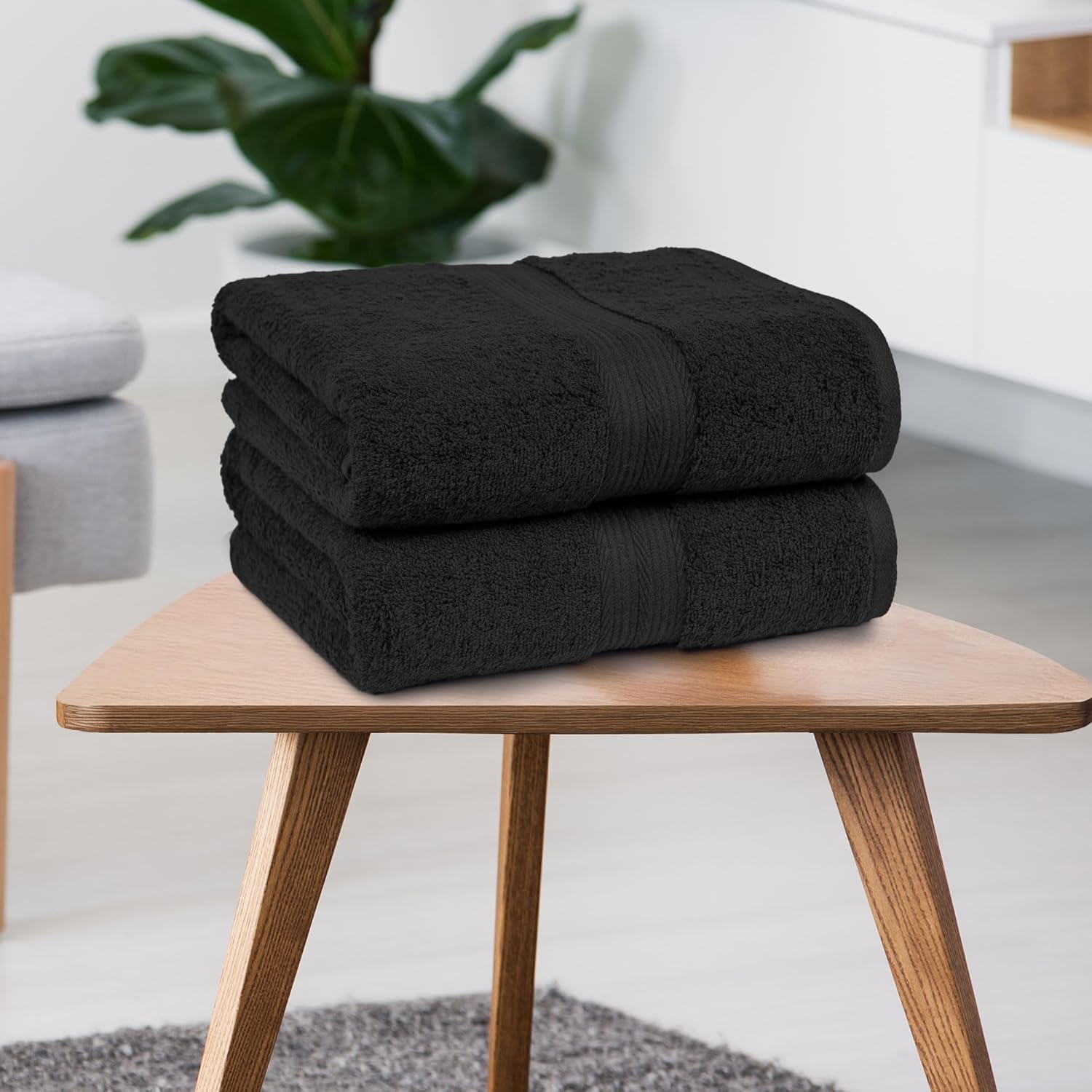 Fade Resistant Towel Set, 2 Bath - Black by Amazon Basics