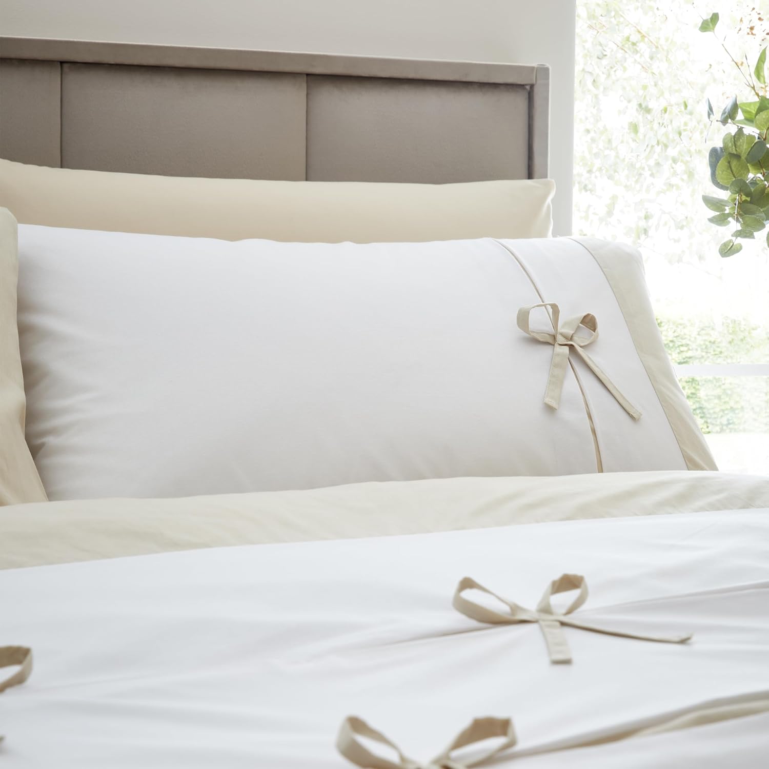 Milo Bow Double Duvet Cover Set with Pillowcases Natural Secondary image