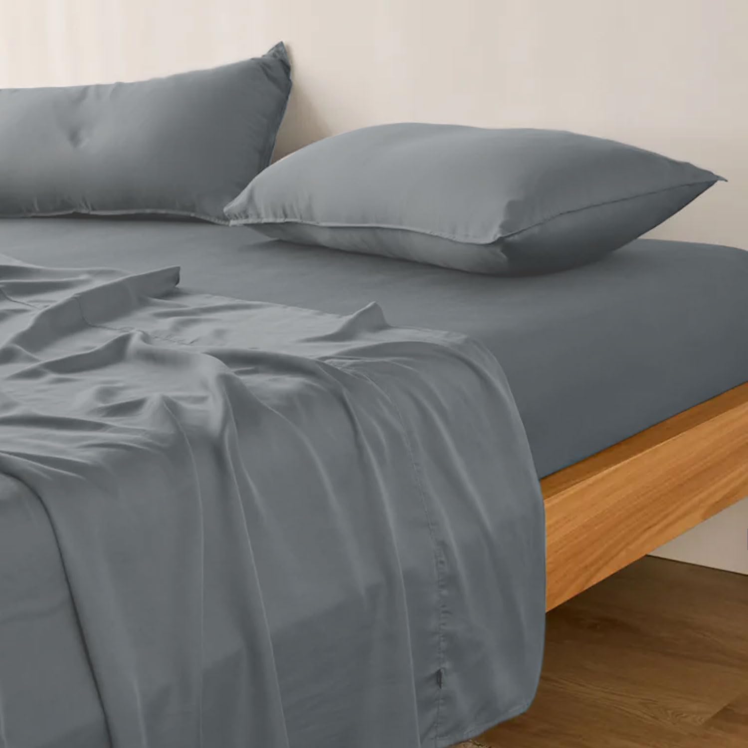 Double Fitted Sheet - 135 x 190cm with 30cm Deep Pocket, Soft Brushed Microfibre, Wrinkle-Free, Easy Care, Fade & Shrink Resistant by MAGNA COLLECTION (Grey, Double)
