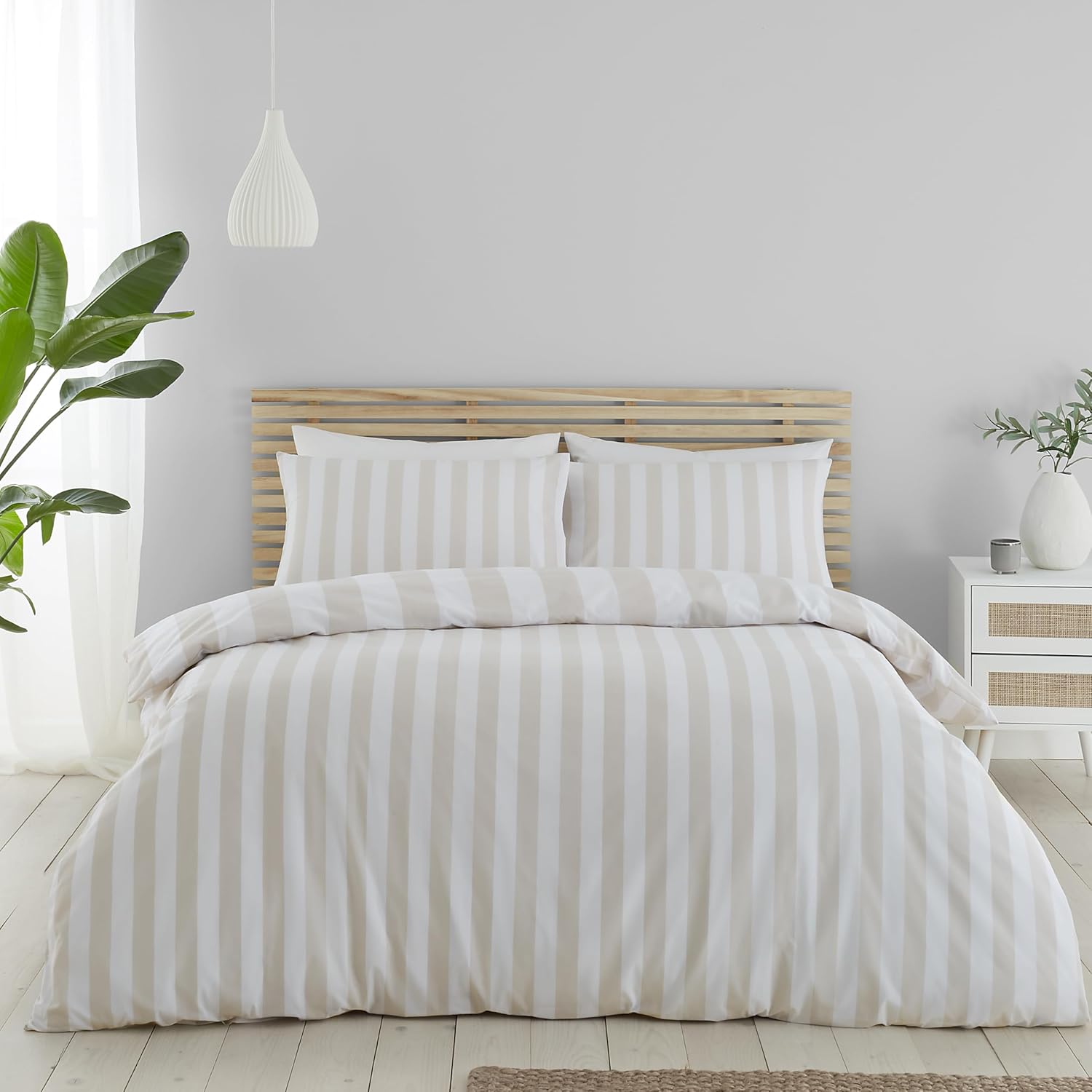 Catherine Lansfield Cove Stripe Reversible King Duvet Cover Set with Pillowcases Natural