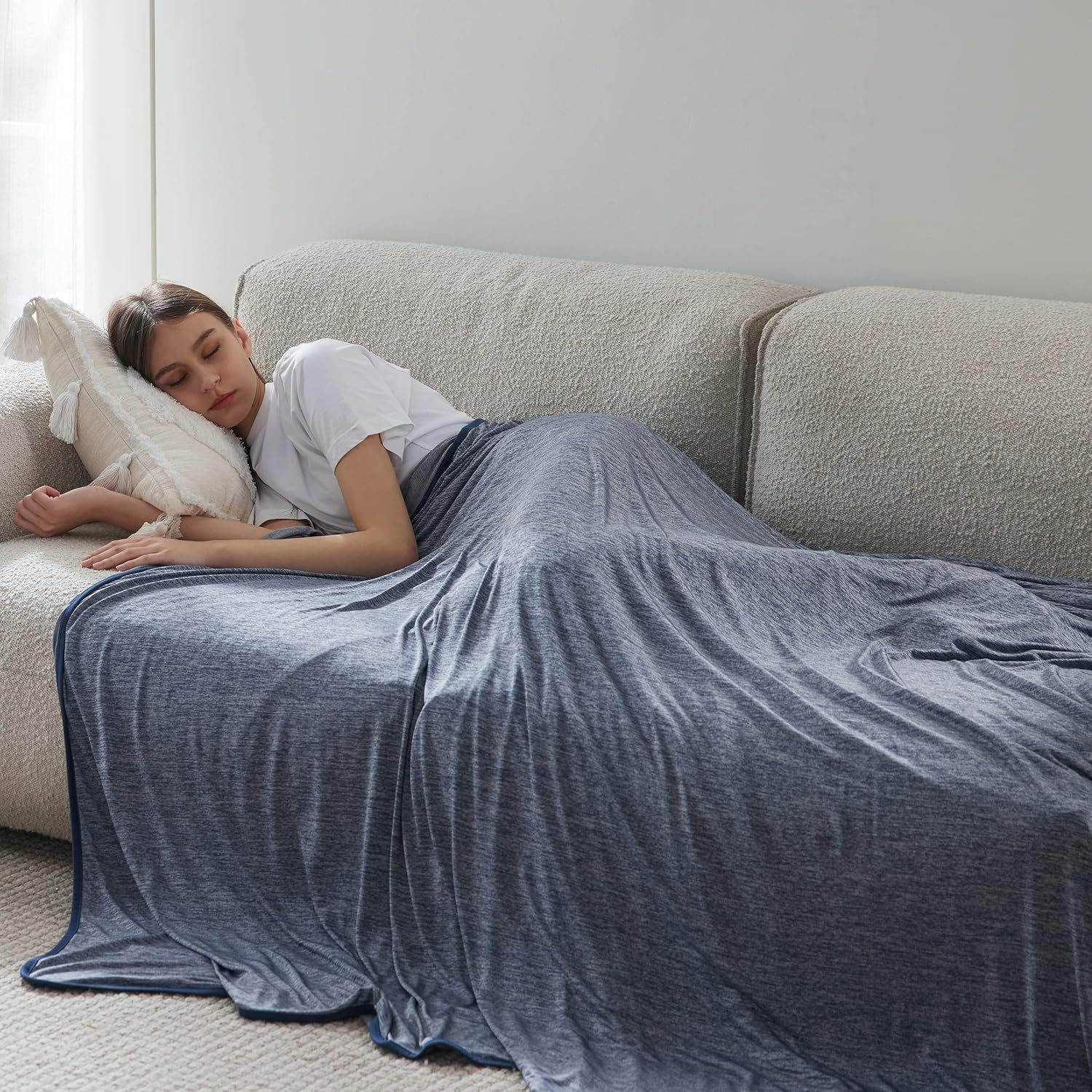 Cooling Blanket for Night - Summer Blanket with Rayon Derived from Bamboo, Dual Sided Lightweight Cool Blanket with Arc-chill Cooling Fiber for Hot Sleepers Queen, Blue, 220x240 cm