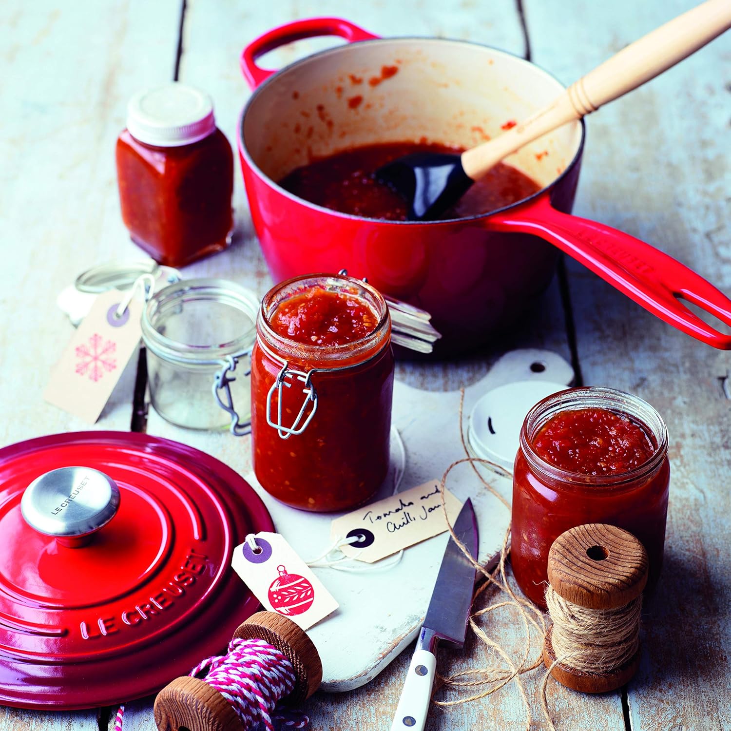 Signature Enamelled Cast Iron Saucepan with Anti Drip Pouring Lip and Vented Lid, for All Hob Types, 20 cm, 2.5 litres, Cerise, 21181200602430 Secondary image