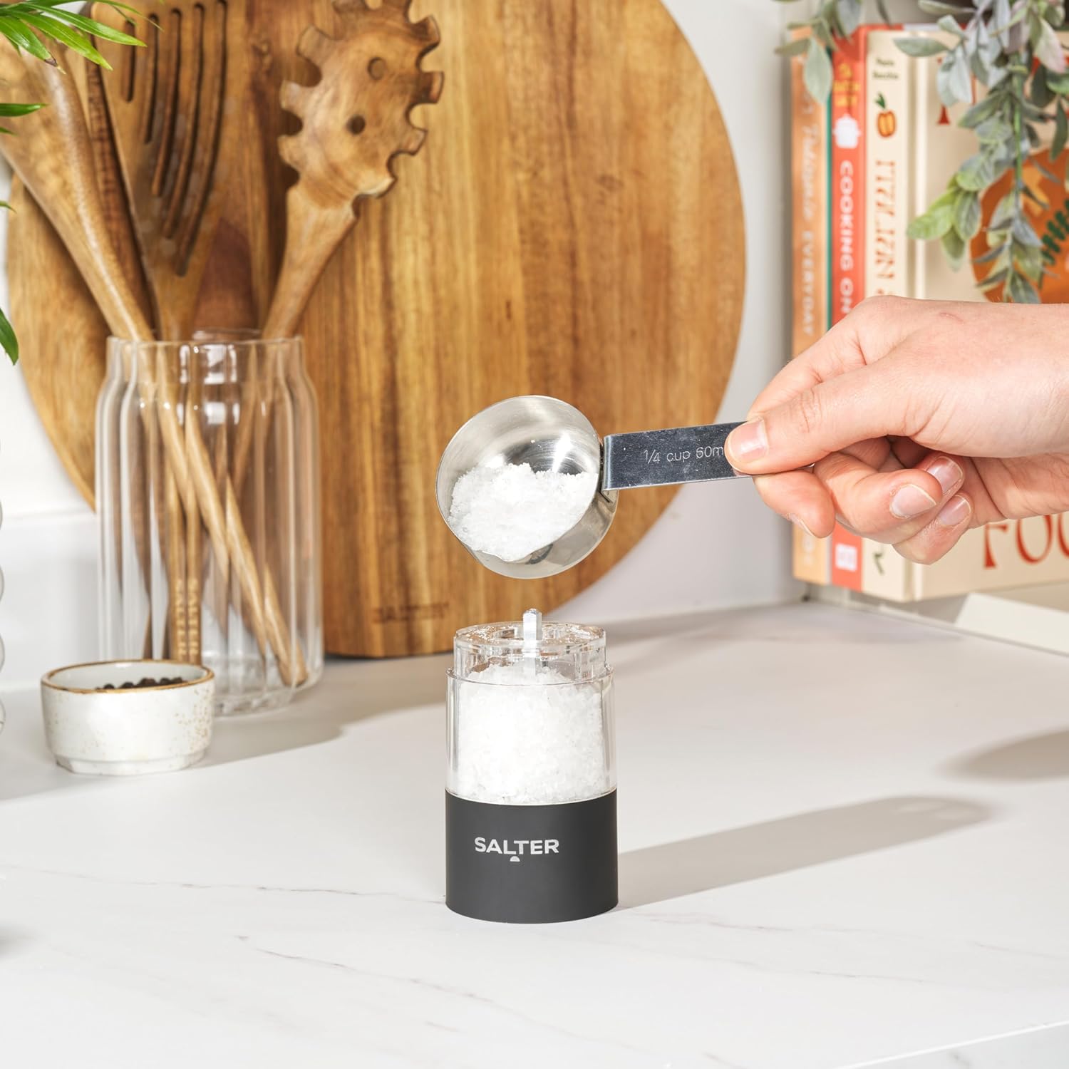 7524 BKXR Electric Salt & Pepper Grinder Set - Matt Black Soft-Touch, Push Button Operation, Battery Powered, Ceramic Mechanism, Adjustable Fine to Coarse Grind, 66g Sea Salt/30g Peppercorns