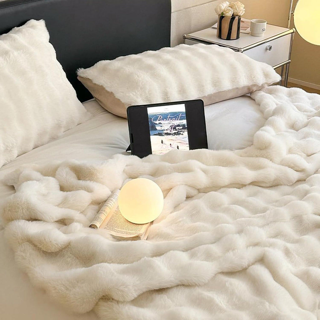 Faux Rabbit Fur Luxury Plush Sherpa Throw Blanket Reversible Fuzzy Warm Cozy Fluffy Fur Blanket for Bed Sofa Couch Home Decor (Cream, 130 * 150cm)