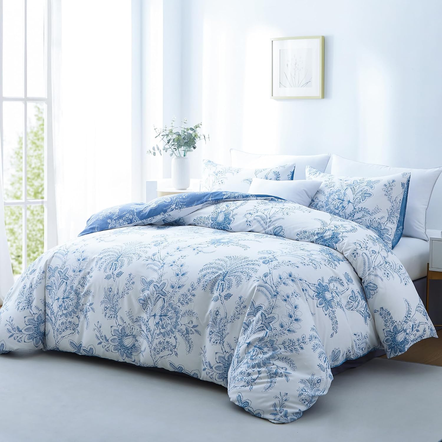 BOLINLIVING Floral Duvet Cover Queen Size 3 Pieces, Flower Duvet Cover with 2 Pillow Shams, Soft Floral Bedding Set White and Blue for All Season, Breathable, Zipper Closure, Queen(90''x90'')