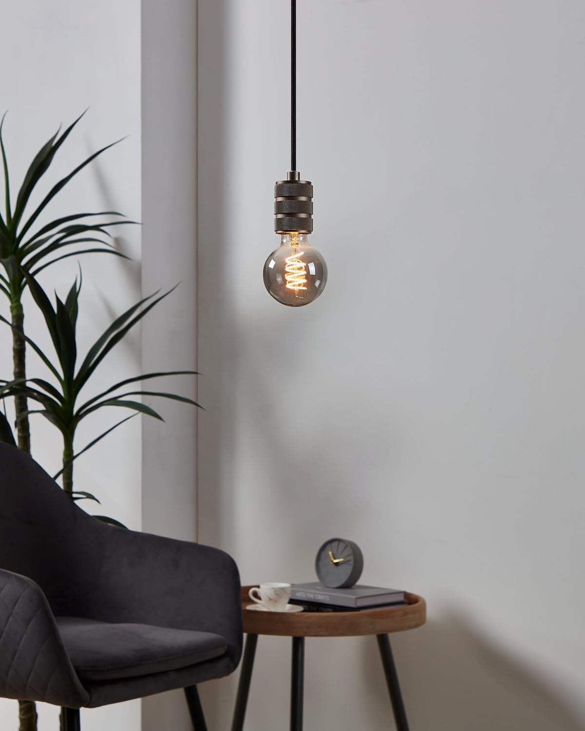 Dimmable E27 LED globe, vintage spiral filament light bulb, Edison lamp for retro lighting, 4 watt, 100 lumen, warm white glow, black transparent, 2000k, G80, Ø 3"
