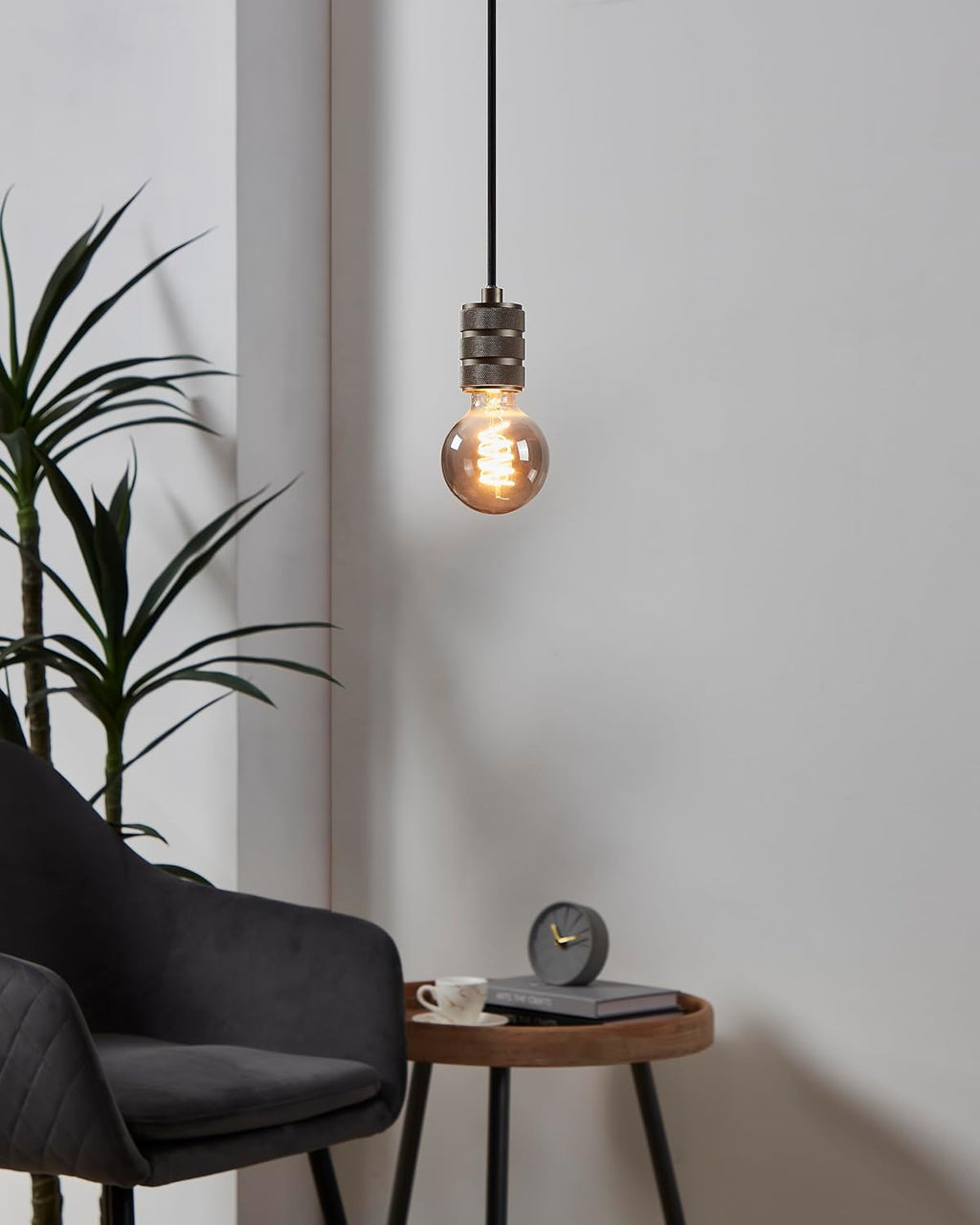Dimmable E27 LED globe, vintage spiral filament light bulb, Edison lamp for retro lighting, 4 watt, 100 lumen, warm white glow, black transparent, 2000k, G80, Ø 3"
