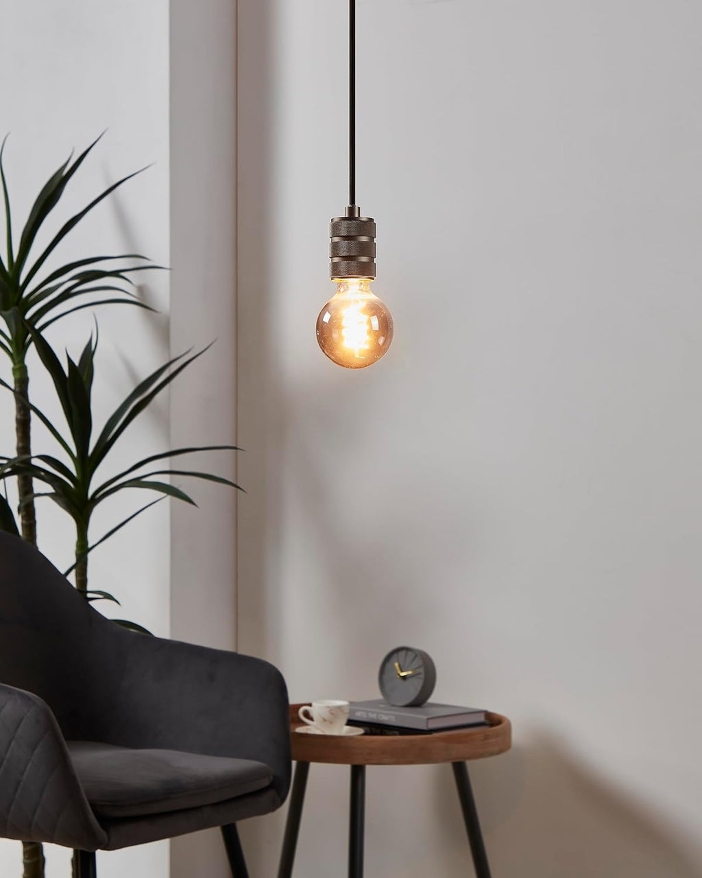 Dimmable E27 LED globe, vintage spiral filament light bulb, Edison lamp for retro lighting, 4 watt, 100 lumen, warm white glow, black transparent, 2000k, G80, Ø 3"