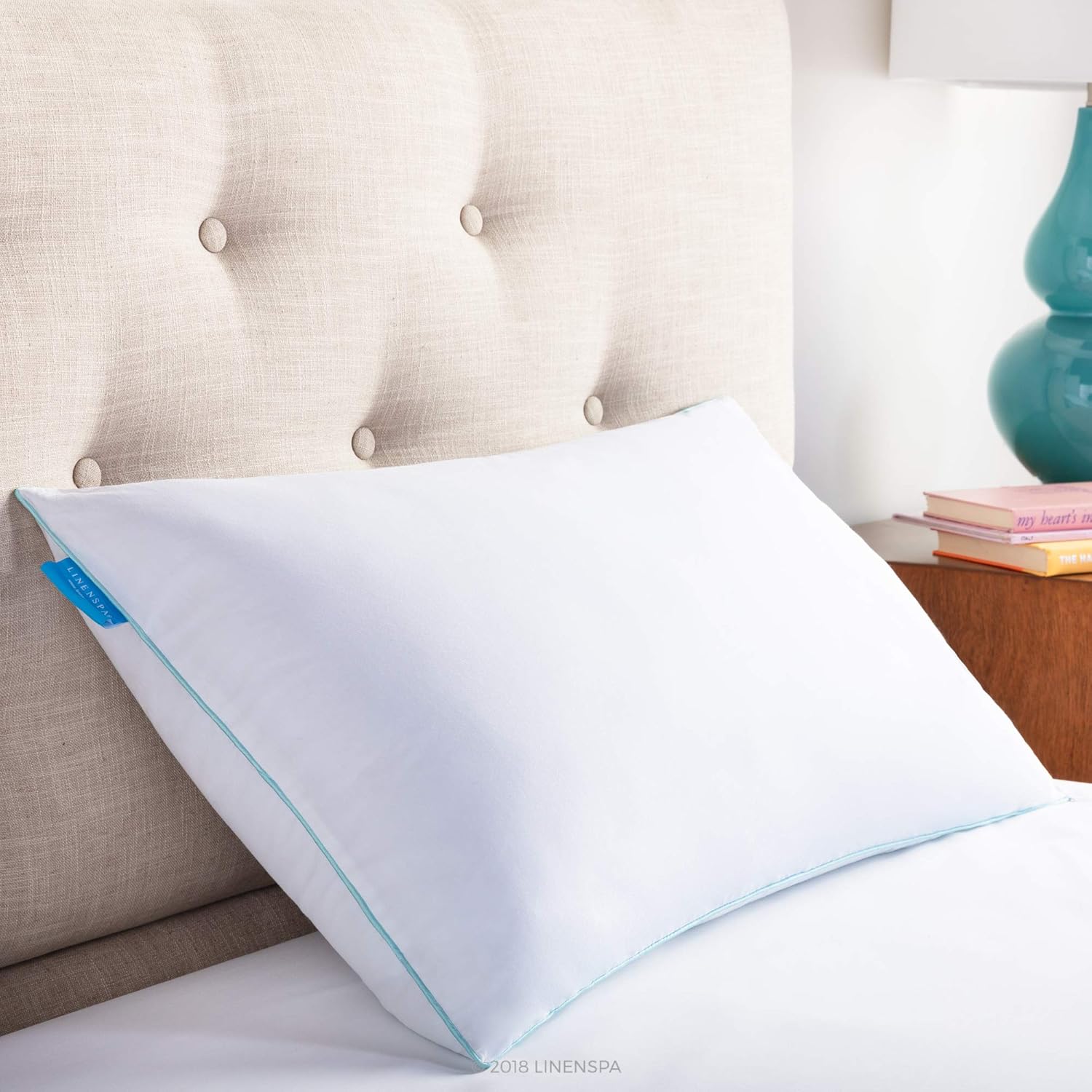 Shredded Memory Foam Pillow 70 x 40 cm with Cooling Gel Encasement – Firm Bed Pillow, Support for Shoulder and Neck – Removable Cotton Cover, White Main image