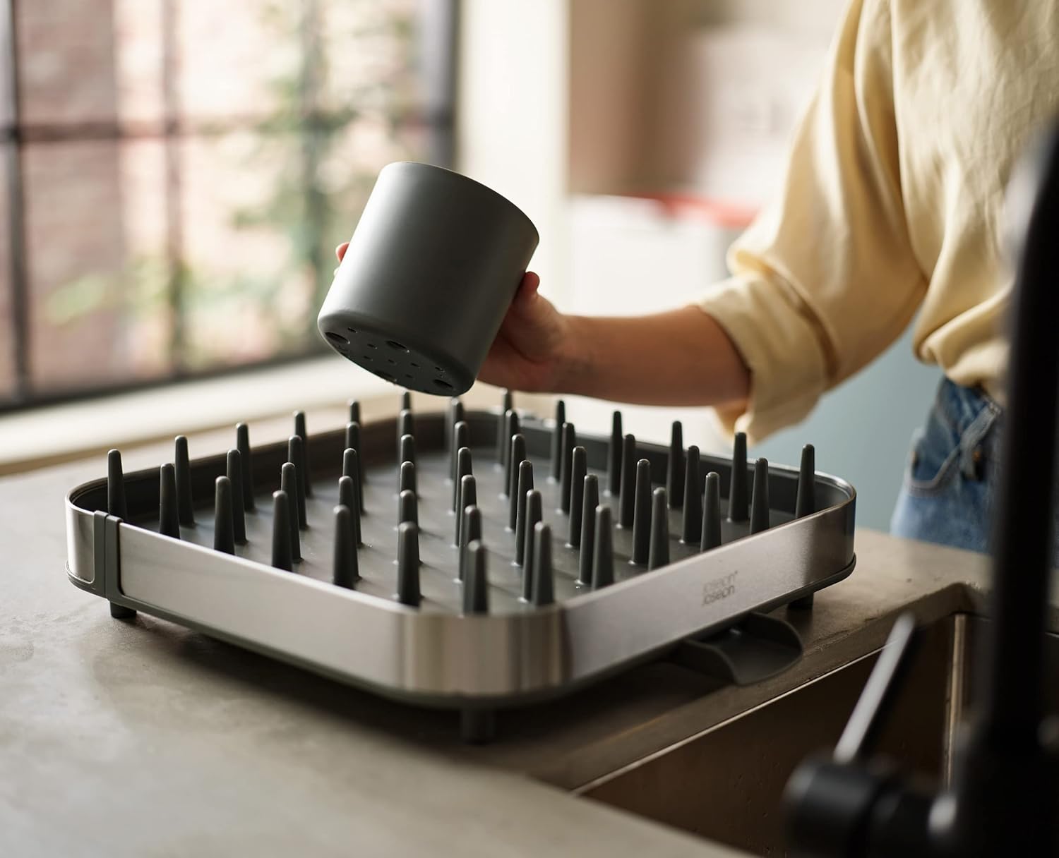 Duo Expanding Dish Drainer Rack with Removable Cutlery Holder, Draining Spout, Stainless-steel/Grey
