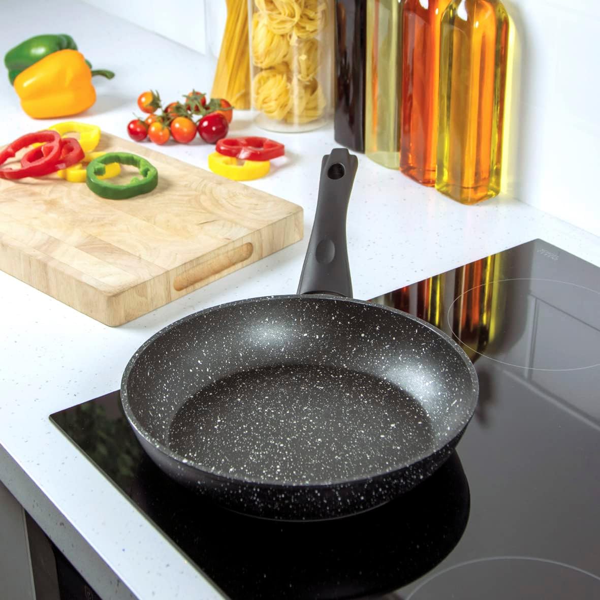 67090 Classic 26cm Frying Pan/Non-Stick Coating/Cool Touch Handle/Suitable for Induction, Electric and Gas Hobs/Black Colour