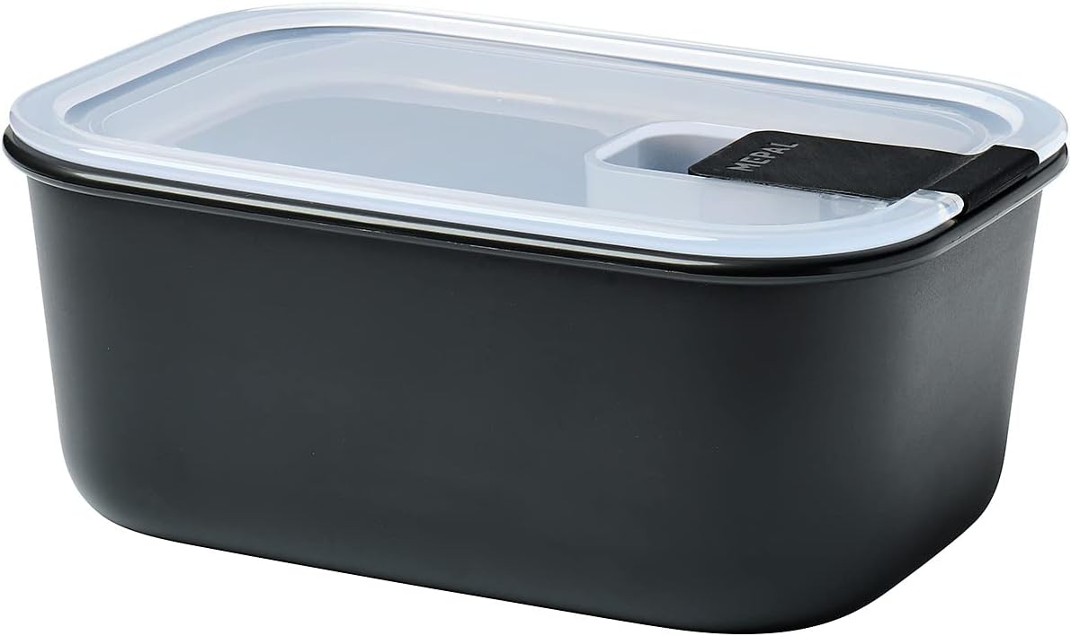 Mepal – Food container EasyClip – Food containers with lids - Clip closure - Suitable for the microwave, steam oven, refrigerator & freezer - Airtight & leakproof - 700 ml - Nordic black Main image