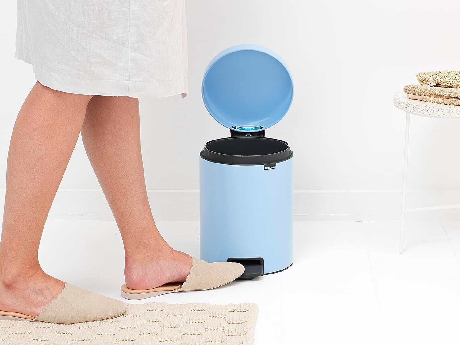 NewIcon Pedal Bin 5L - Small Waste Bin for Bathroom or Toilet - Soft Closing Lid - Light Pedal Operation - with Removable Inner Bucket - Non-Slip Base - Dreamy Blue - 21 x 27 x 29 cm