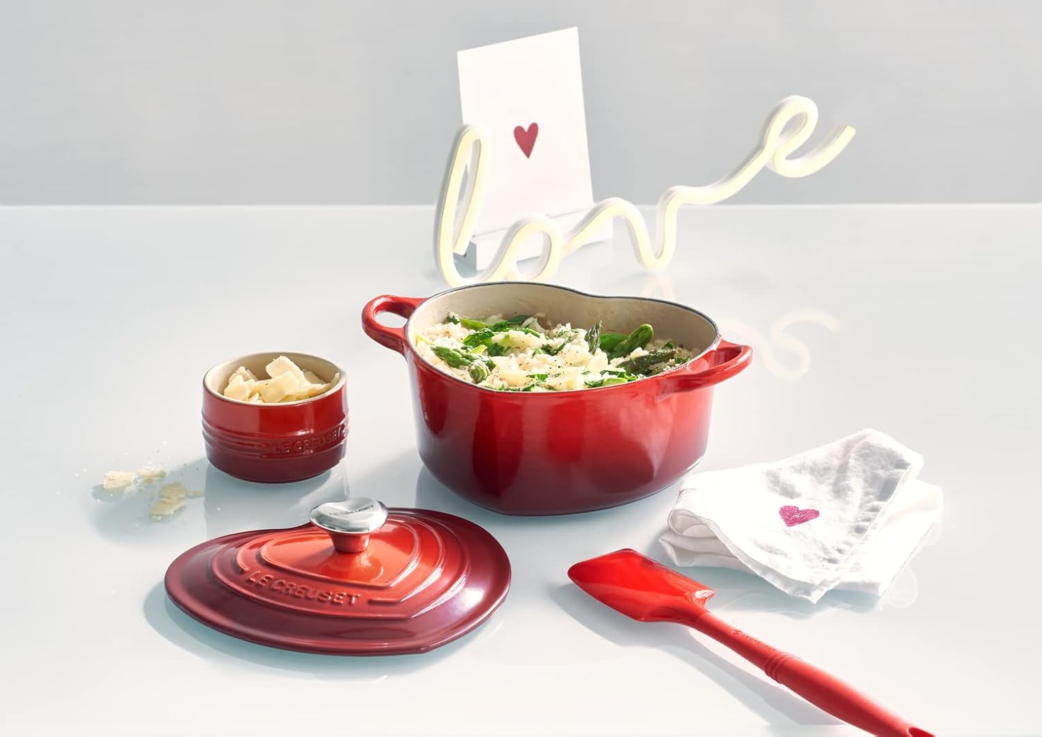Enamelled Cast Iron Heart Casserole with Heart Shaped Knob, 20 cm, Cerise, 21401200602455