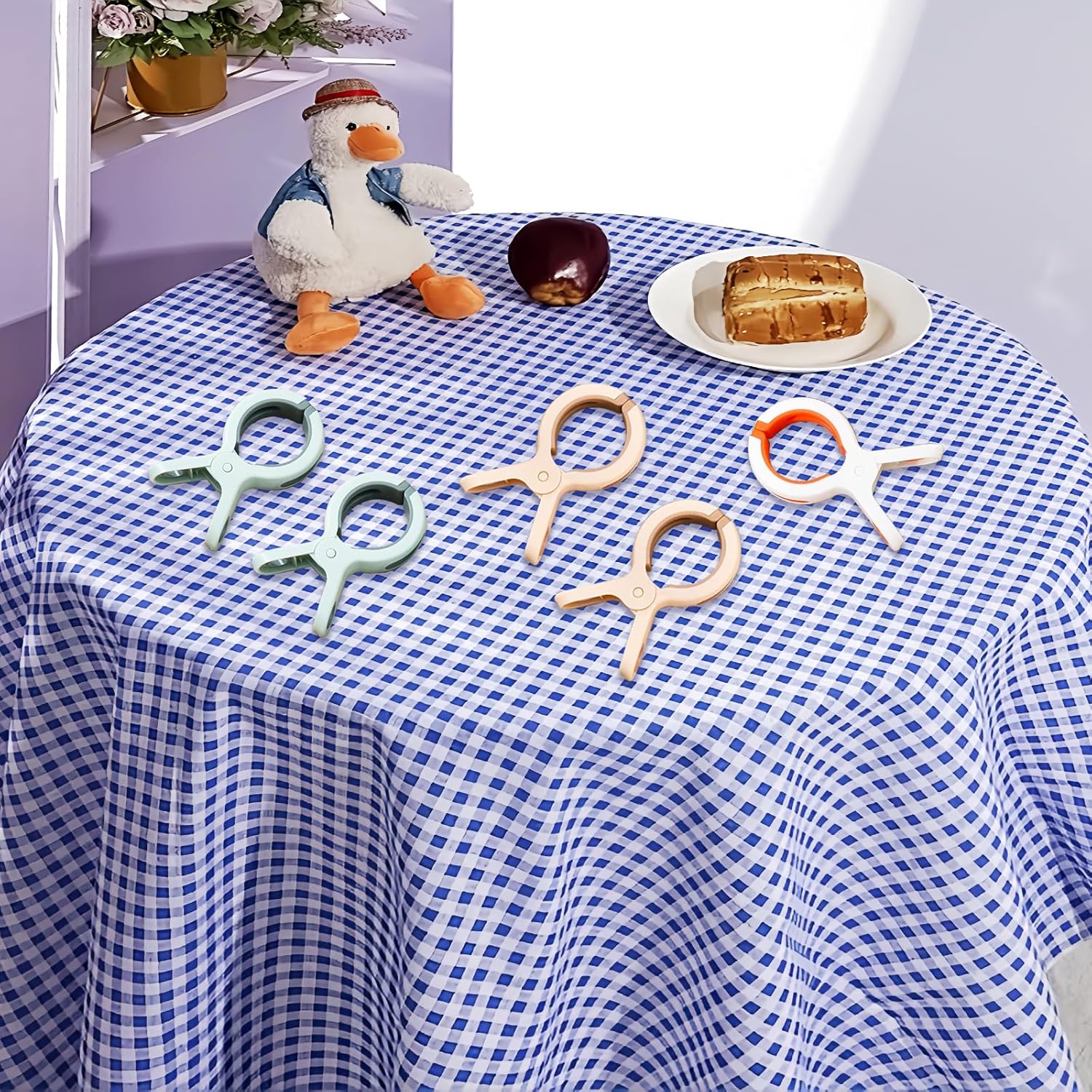 8 Pcs Beach Towel Clips,CSLGDMAI Plastic Towel Clips,Strong Grip Clothes Hook,Non-Slip Towel Pegs for Sun Lounger Laundry Pool Chairs Sunbeds Washing Line