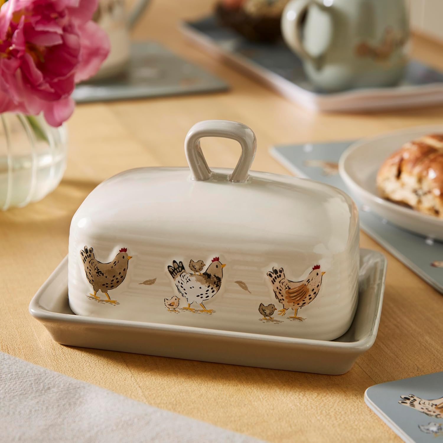 Hen House Lane Butter Dish | British Designed Farmhouse Kitchen Storage | Embossed Stoneware with Ribbed Body | Rustic Countryside Style | Dishwasher & Microwave Safe
