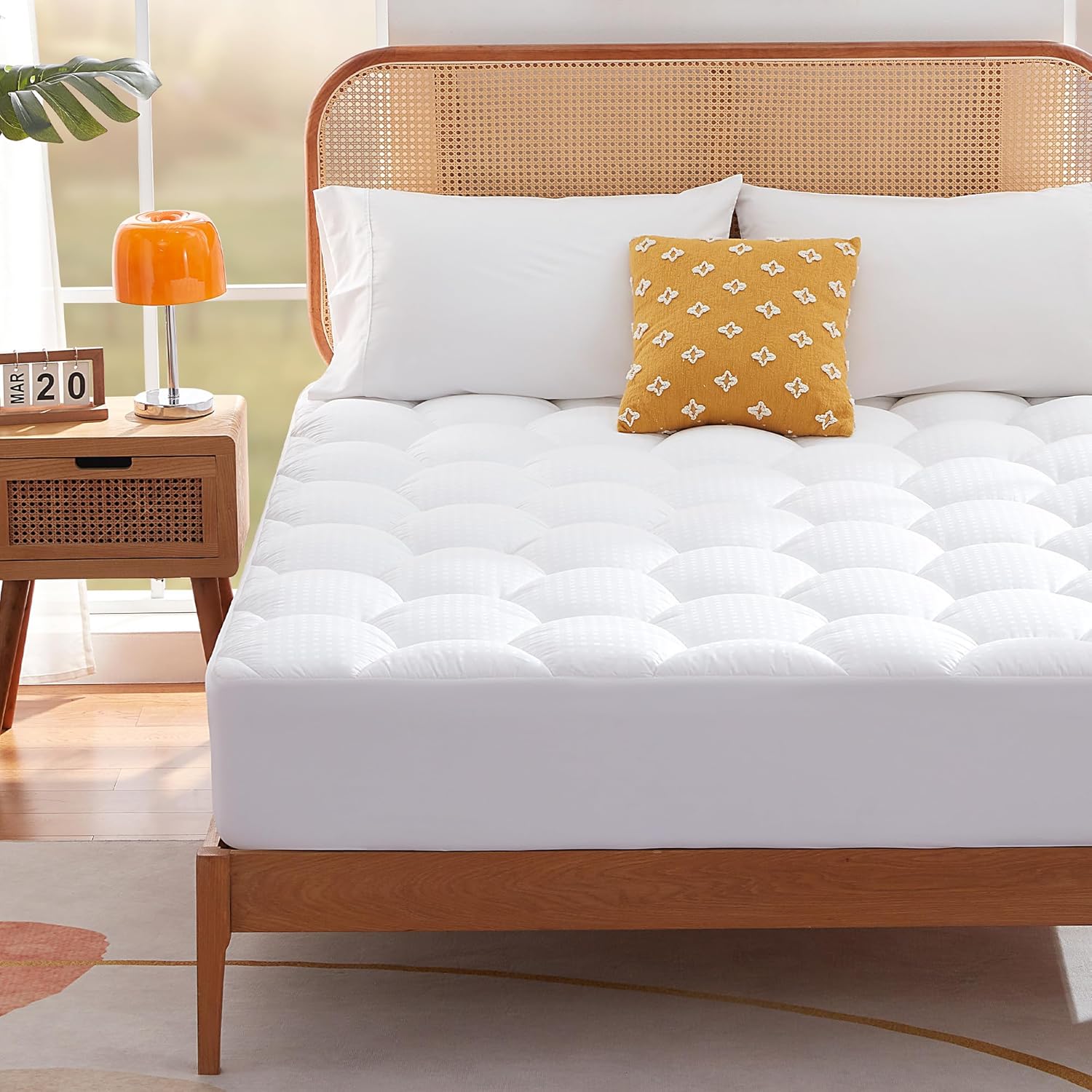 Single Mattress Topper, Extra Deep Poket 14.9 Inch/38cm, Super soft Quilted Small Mattress Protector, Machine Washable Bed Topper White, Single Bed 90x190cm Secondary image