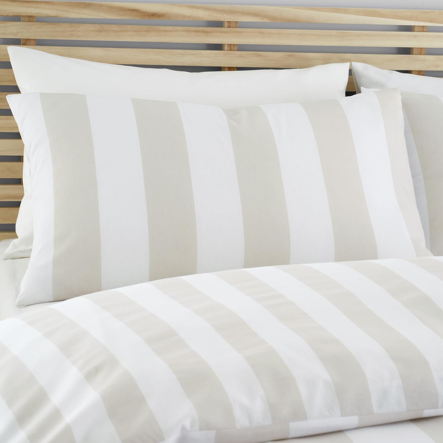 Catherine Lansfield Cove Stripe Reversible King Duvet Cover Set with Pillowcases Natural