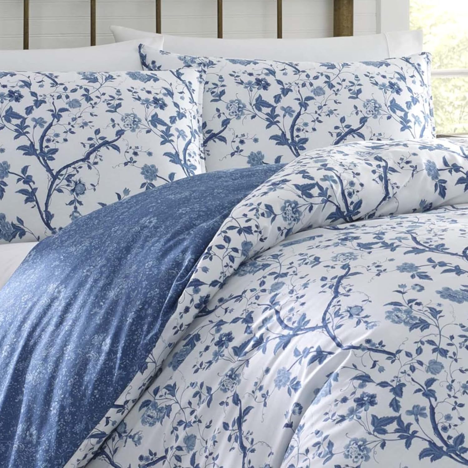 Laura Ashley Home Elise Bonus Luxury Premium Ultra Soft Duvet Coverlet, Lightweight Comfortable 3 Piece Bedding Set, Stylish Design for Home Décor, King, Medium Blue
