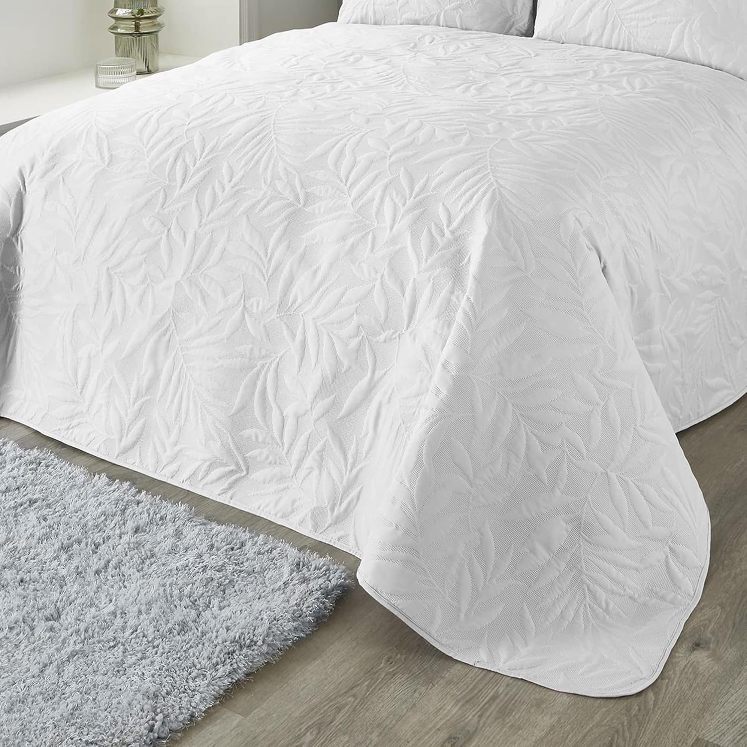 Serene - White Leaf Embossed Bedspread (230cm X 200cm) - Soft Touch - Microfibre - Leaf/Leaves Embroidery Quilted Bedspreads - White Floral Blanket/Bed Cover for Bed - Luana Collection Main image