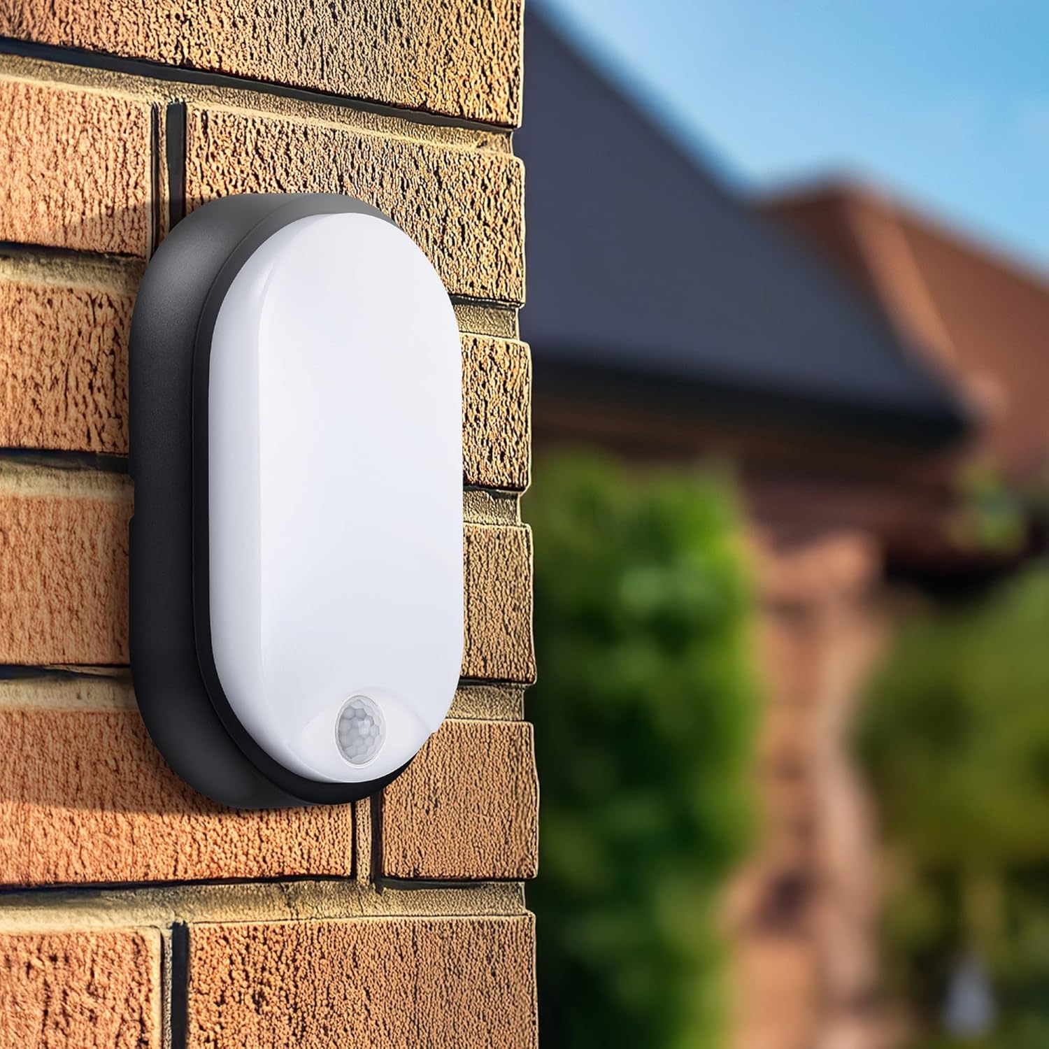 Eco Outdoor LED Bulkhead Light with PIR Motion Sensor, Decorative Exterior Lighting, Oval, Black, IP54, 10W, 700lm, 4000K, EBEO10P40