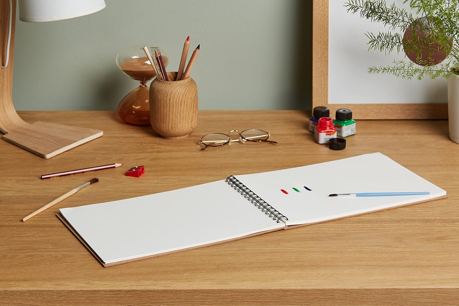 Enviro – Spiral Bound A4 Sketchbook – Landscape - 70 Sides/35 Pages of Recycled 170gsm Drawing Paper – 100% Recycled Sketchbook / Scrapbook, White